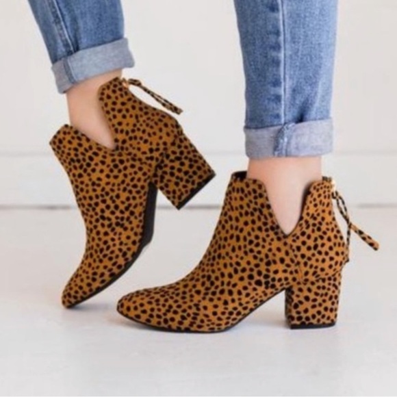 Qupid Shoes - Qupid 9 Black and Tan Leopard Print Ankle Booties with Heel